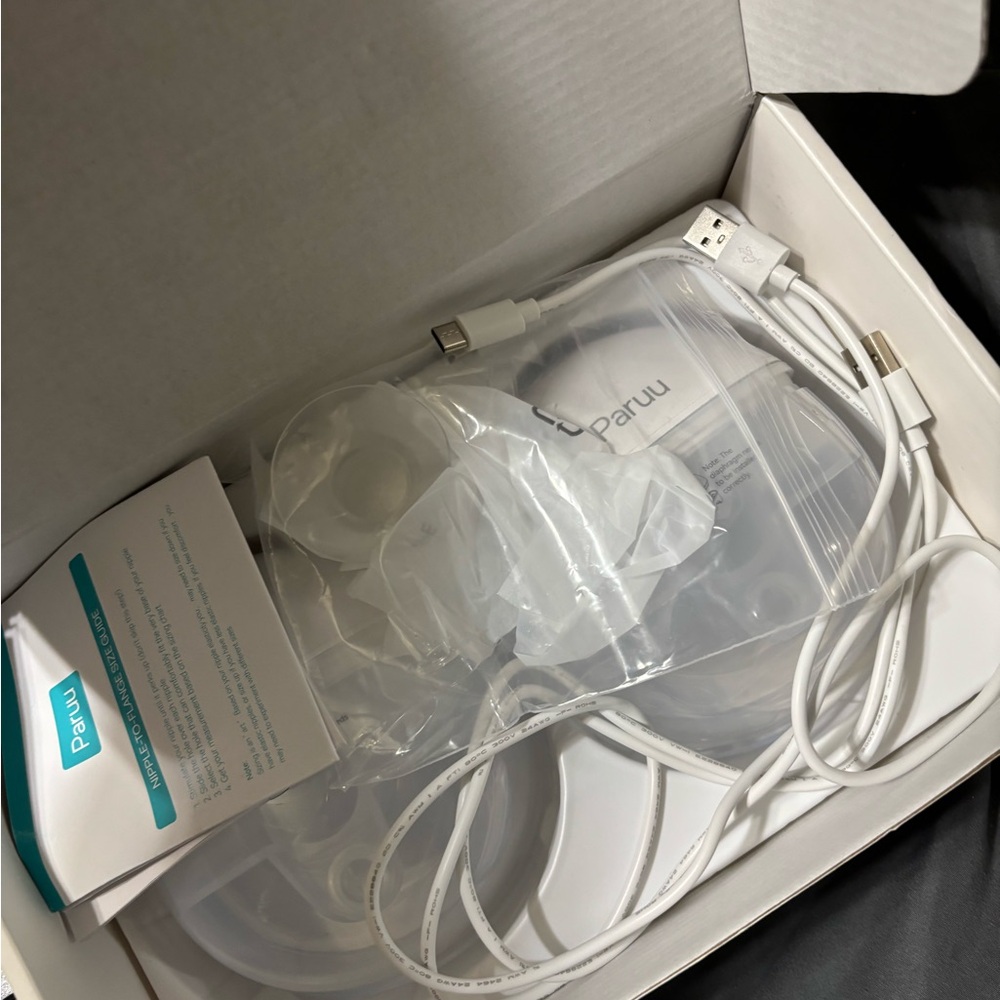 Paruu Wearable Breast Pump - Picture 2 of 2